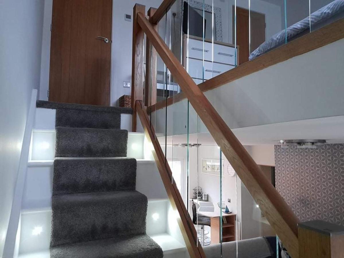 Outstanding Modern 1-Bed House In Chippenham Chippenham (Wiltshire) Luaran gambar