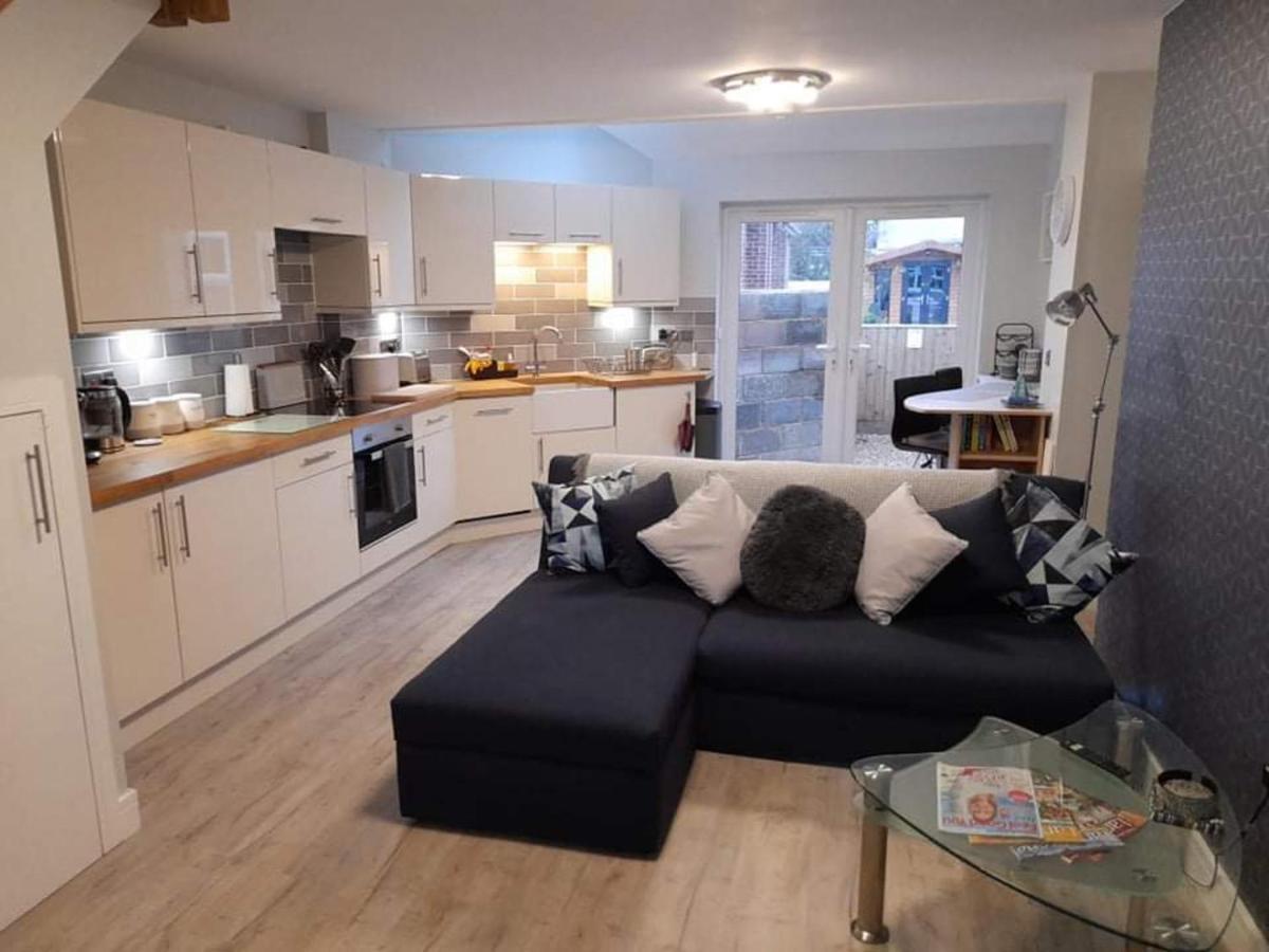 Outstanding Modern 1-Bed House In Chippenham Chippenham (Wiltshire) Luaran gambar
