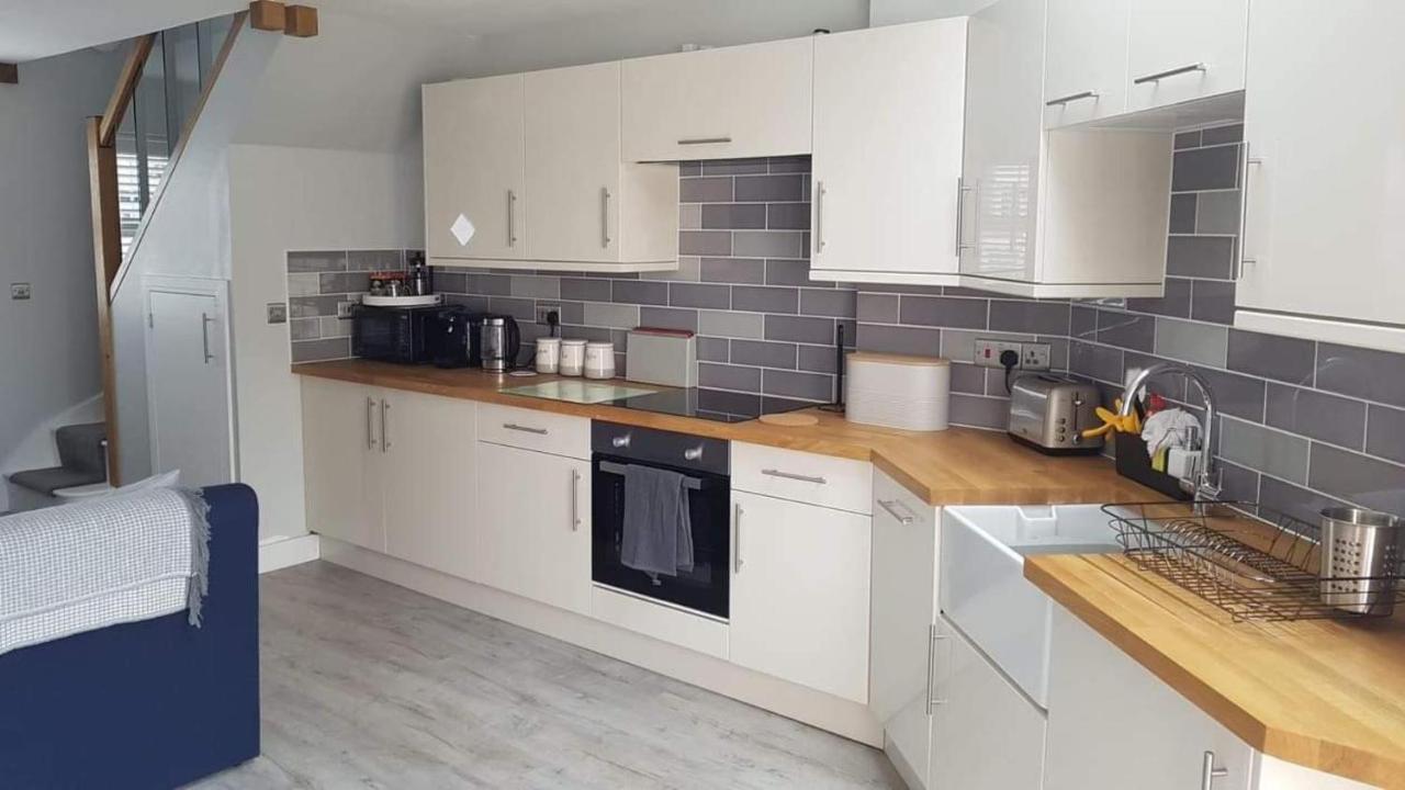 Outstanding Modern 1-Bed House In Chippenham Chippenham (Wiltshire) Luaran gambar